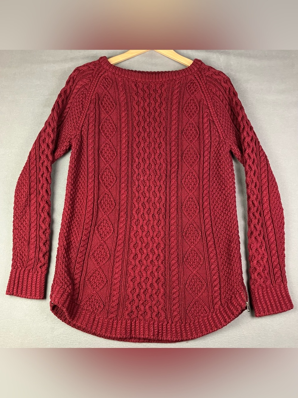 L.L. Bean Signature Women’s Size Small Chunky Cableknit Fisherman Sweater Red. I